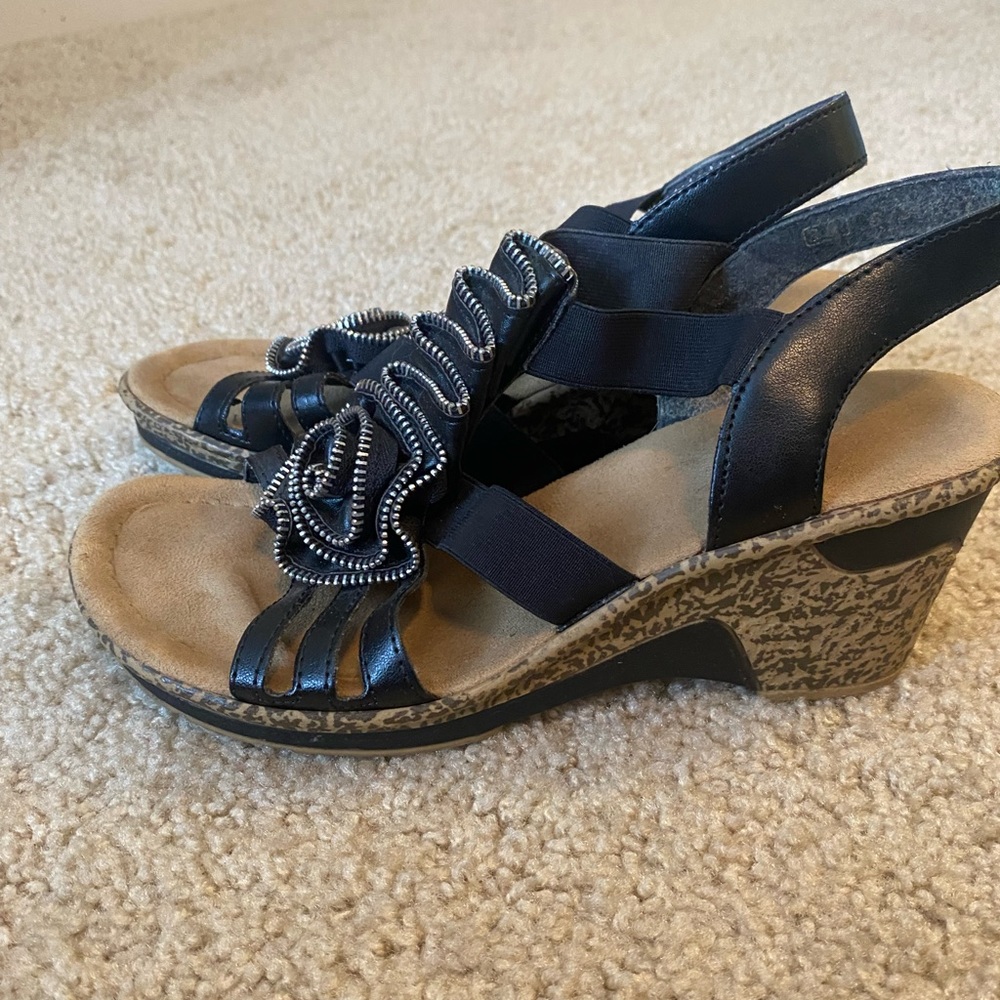 Wedge sandals